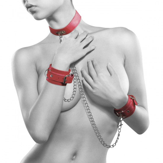 Leather Collar And Handcuffs Boeien Rood